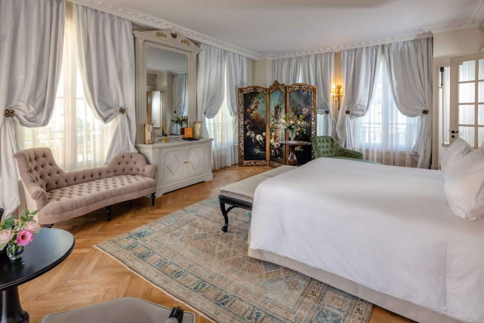 Suite del hotel 5 estrellas Villa Saint-Ange, hotel restaurante y spa en Provenza
