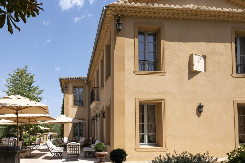 Terraço e jardins arborizados do Villa Saint-Ange - hotel 5 estrelas em Aix en Provence