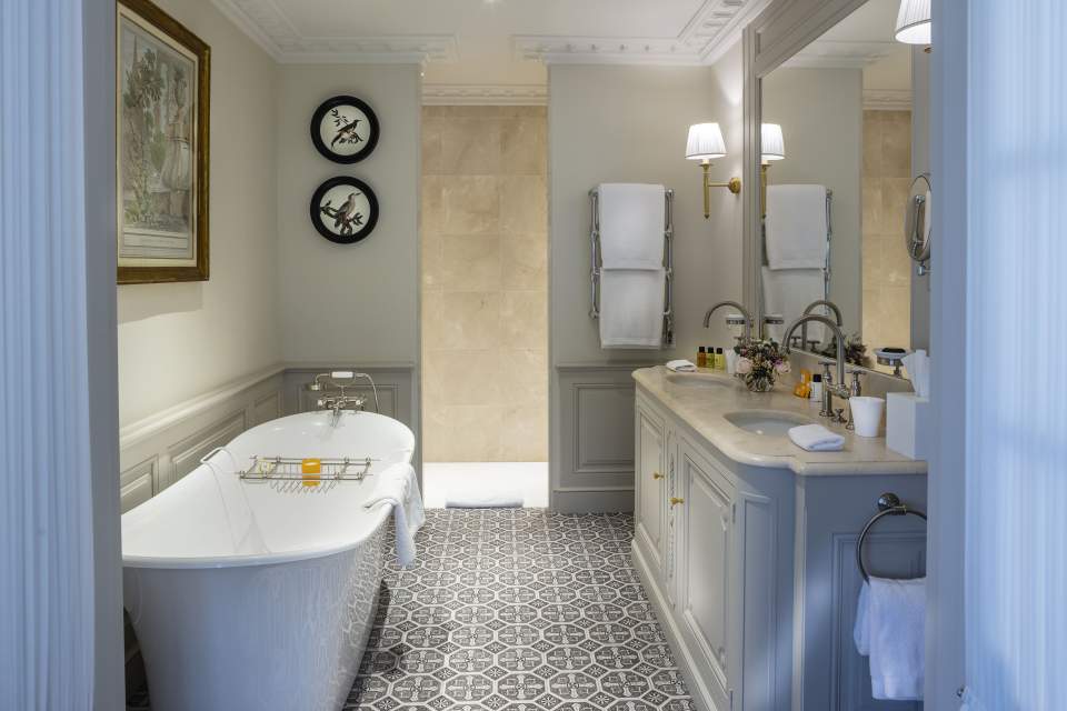 Salle de bain d'une des Suite de l'hôtel restaurant et spa 5 étoiles -Villa Saint Ange en à Aix en Provence