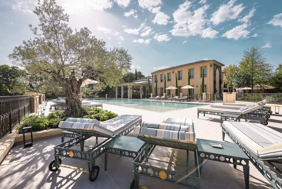 Piscine miroir à Villa Saint-Ange en Provence<br />
 