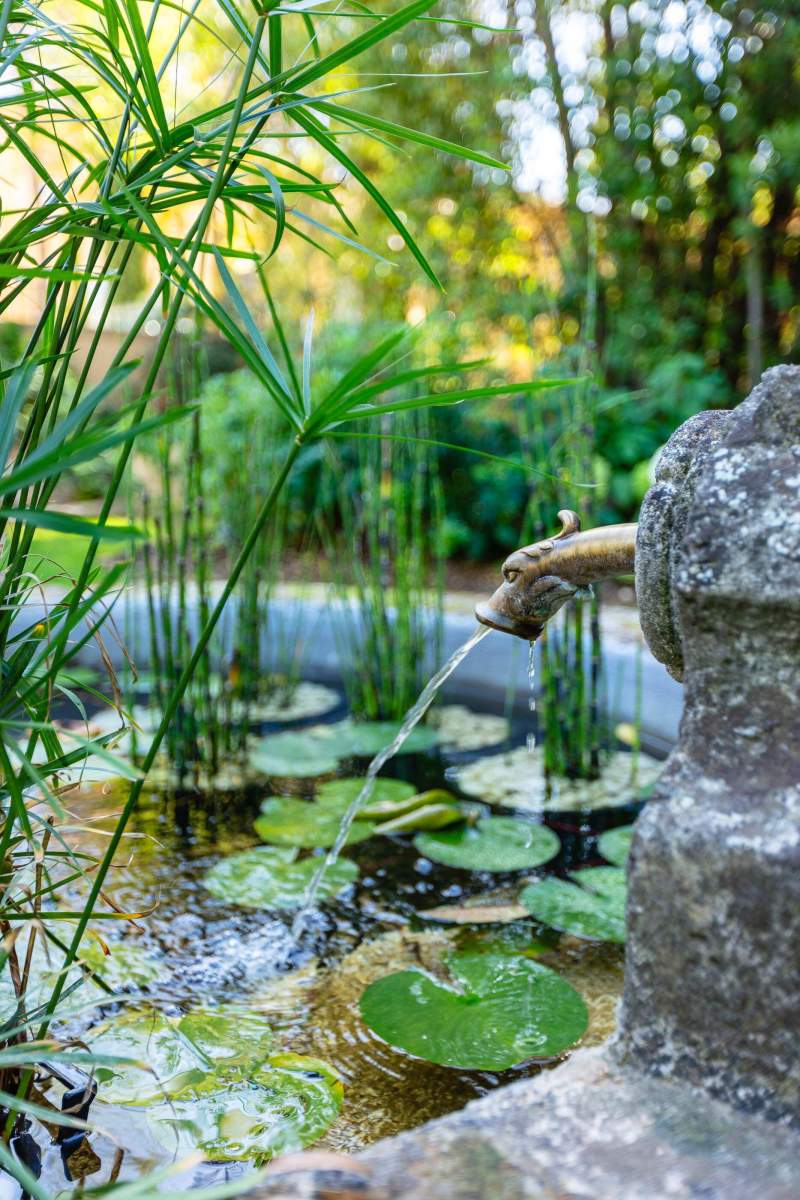 Fontaine dans les jardins de la Villa Saint Ange